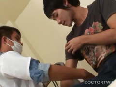 Asian Twinks Non and Gus Bareback