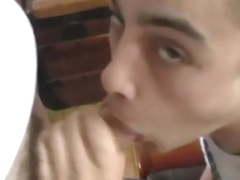 French boy suck and swallow !!